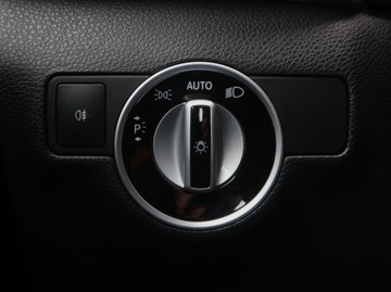 Mercedes Klasa B W246 Sports Tourer 180 BlueEFFICIENCY 122KM 2013 Mercedes B B 180, Skóra, Navi, Xenon, Bi-Xenon, zdjęcie 23