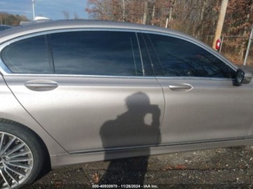 BMW Seria 7 G11-G12 2021 BMW Seria 7 2021 BMW 740I 3.0 Benzyna 335KM, zdjęcie 11