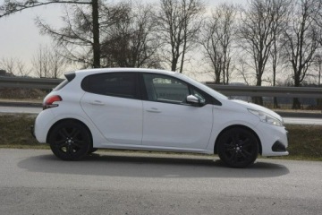 Peugeot 208 I Hatchback 5d Facelifting 1.2 PureTech 82KM 2018 Peugeot 208 1.2 Benzyna Style gwarancja przebiegu, zdjęcie 10