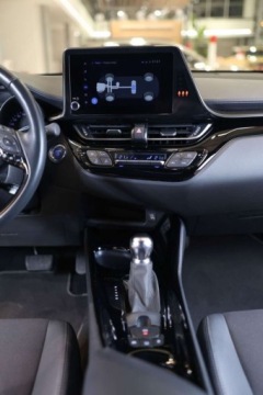 Toyota C-HR I Crossover Facelifting 1.8 Hybrid 122KM 2022 Toyota C-HR 1.8 Hybrid Style 1.8 Hybryda 122KM, zdjęcie 18