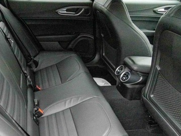 Alfa Romeo Giulia II Sedan Facelifting 2023 2.9 GME Bi-Turbo  520KM 2025 ALFA ROMEO Giulia 2.9 V6 Quadrifoglio Sedan (520KM) 2025, zdjęcie 14