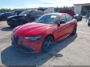 Alfa Romeo Giulia II Sedan 2.0 TBi 280KM 2018 Alfa Romeo Giulia Ti Sport 2018 2.0l 2.0 Benzyna 280KM, zdjęcie 1