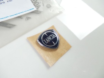 ZNAK LOGO BOČNÍ LANCIA DELTA 2008 51826289