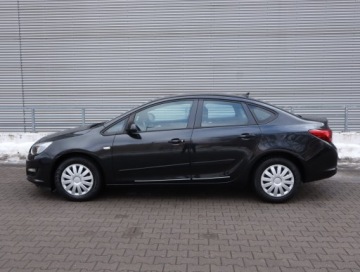 Opel Astra J Sedan 1.6 Twinport ECOTEC 115KM 2016 Opel Astra 1.6 16V, Salon Polska, 1. Właściciel, zdjęcie 2
