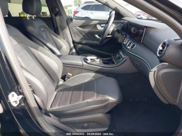 Mercedes Klasa E W213 2018 Mercedes-Benz Klasa E 43 amg, 2018r., 4x4, 3.0L 3.0 Benzyna 396KM, zdjęcie 9