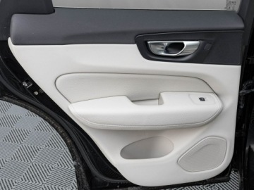 Volvo XC60 II 2021 Volvo XC 60 LU043MS#B4 B Inscription Szklany dach, zdjęcie 22