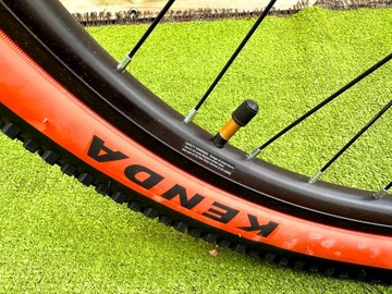 DIRT TABOU TABSPIN 1.0 SUNTOUR DISCS DARTMOOR LOCK