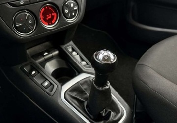 Citroen C-Elysee II Sedan 1.6 VTi 115KM 2016 Citroen C-Elysee Citroen C-Elysee 1.6 VTi Seduction EU6 1.6 Benzyna, zdjęcie 3