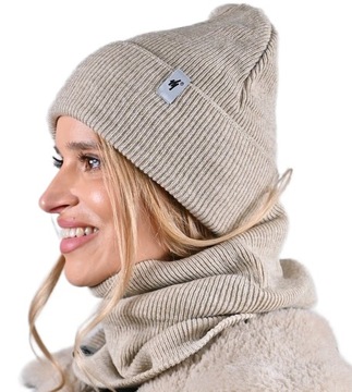 Женская шапка со снудом. Теплый зимний комплект, польский продукт. Бежевый комплект