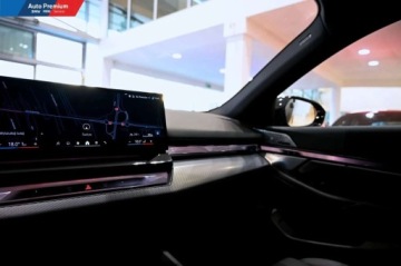 BMW Seria 5 G90-91 2025 BMW Seria 5 540d xDriveFV23Repair InclusivePakiet Sport M PROKamera Wnetrza, zdjęcie 6