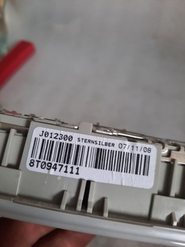 AUDI A4 B8 LAMPA OSVĚTLENÍ KABINY 8T0947111