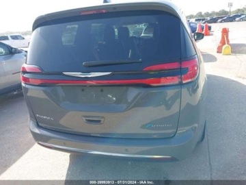 Chrysler Pacifica II 2021 Chrysler Pacifica Hybrid Touring L, 2021r., 3.6L 3.6 Hybryda 260KM, zdjęcie 5