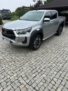 Toyota Hilux VIII Podwójna kabina Facelifting 2.8 D-4D 204KM 2021 Toyota Hilux 2.8 D-4D Double Cab SR5+ 4x4 204KM 2021r, zdjęcie 2