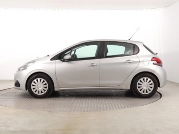 Peugeot 208 I Hatchback 5d Facelifting 1.2 PureTech 82KM 2017 Peugeot 208 1.2 PureTech, Salon Polska, zdjęcie 2