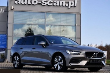 Volvo V60 II  2020 Volvo V60 B3 2.0 benzyna B Geartronic Momentum 163KM 2020r