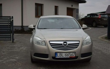 Opel Insignia I Sedan 1.6 Twinport ECOTEC 115KM 2010 Opel Insignia 1.6 BGas Klima 2 KPL Opon Stan bardzo dobry 1.6 115KM, zdjęcie 2