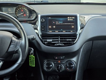 Peugeot 2008 I SUV Facelifting 1.2 PureTech 82KM 2018 Peugeot 2008 Vehis zadbany bezwypadkowy, zdjęcie 16