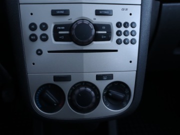 Opel Corsa D Hatchback 1.2 Twinport ECOTEC 70KM 2010 Opel Corsa 1.2, zdjęcie 11