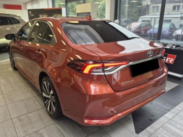 Toyota Corolla XII Sedan Facelifting 1.8 Hybrid 140KM 2025 Od ręki - Style 1.8 Hybrid 140KM | Podgrzewane fotele!, zdjęcie 4
