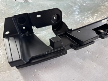 DRŽÁK ZADNÍHO NÁRAZNÍKU RANGE ROVER NEW EVOQUE L551 K8D2-17E855-AB