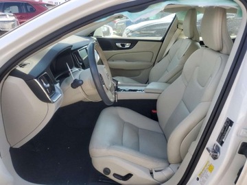 Volvo S60 III Sedan 2.0 T5 250KM 2020 Volvo S60 T5 Momentum 2020 2.0l 2.0 Benzyna 250KM, zdjęcie 7