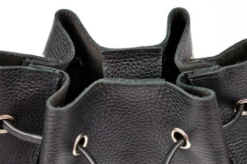 Czarna torebka skórzana damska worek must have