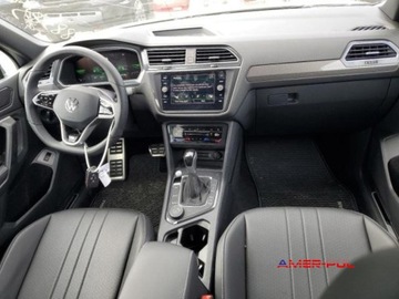 Volkswagen Tiguan III 2024 Volkswagen Tiguan 2024 r. , 2,0L po gradobiciu od ubezpieczalni 2.0 Benzyna, zdjęcie 8