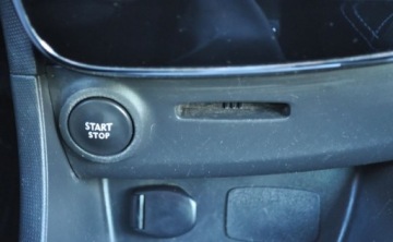 Renault Clio IV Grandtour  1.2 16V 74KM 2014 Renault Clio Benzyna Klimatyzacja Grzane fotele Tempomat 1.1 Benzyna 73KM, zdjęcie 30