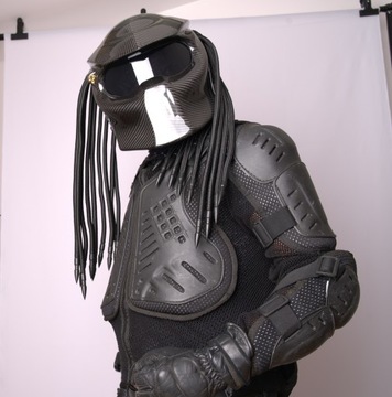 Новый шлем Predator - сезон 2024 - доставка из Польши