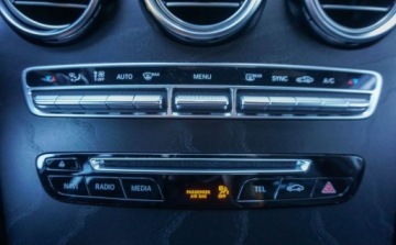 Mercedes GLC C253 SUV 2.0 250 211KM 2018 Mercedes-Benz GLC 4x4 2.0 Benzyna 211KM, zdjęcie 24