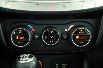 Fiat Tipo II Sedan 1.6 MultiJet 120KM 2016 Fiat Tipo 1.6 MultiJet, Salon Polska, Klima, zdjęcie 9