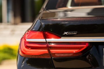 BMW Seria 7 G11-G12 Sedan 750i 450KM 2016 BMW G12 750Li xDrive Individual, zdjęcie 28