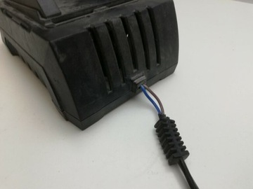 ŁADOWARKA DO ELEKTRONARZĘDZI DEDRA SAS+ DED7038