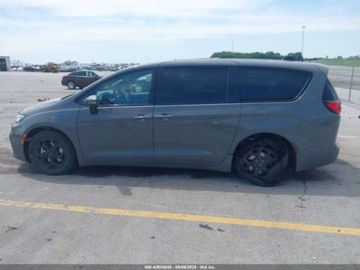 Chrysler Pacifica II 2023 Chrysler Pacifica Hybrid Touring L 2023 3.6l 3.6 Hybryda 260KM, zdjęcie 2