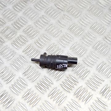 BMW 1 E81 E87 2012 ČERPADLO OSTŘIKOVAČE OKNO PŘEDNÍ / ČELNÍ