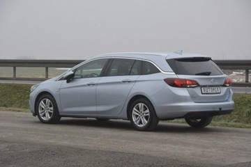 Opel Astra K Sports Tourer 1.6 CDTI 110KM 2017 Opel Astra 1.6CDTI doinwestowany bezwypadkowy, zdjęcie 4