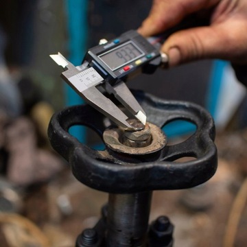 ЭЛЕКТРОННЫЙ МЕТАЛЛИЧЕСКИЙ СУППОРТ 150 мм