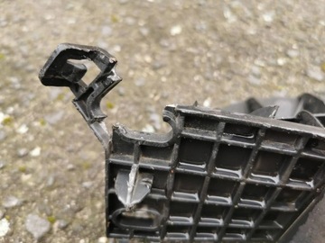 Peugeot 208 I Пол, накладка переднего бампера, под передний ремень безопасности