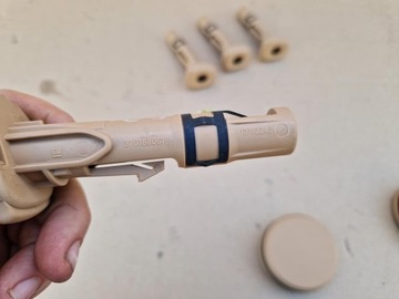 DRŽÁK DRŽÁKY PODHLAVNÍKU SIGNUM OPEL VECTRA C 2.2