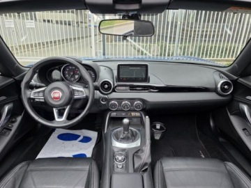 Fiat 124 Spider 1.4 MultiAir II 140KM 2016 FIAT 124 Spider Lusso* 1.4l benzyna Turbo 140KM 19,272km Dokumentacja, zdjęcie 10
