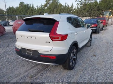 Volvo XC40 2023 Volvo XC 40 B5 Plus Bright Theme 2023 2.0l 2.0 Benzyna 247KM, zdjęcie 5