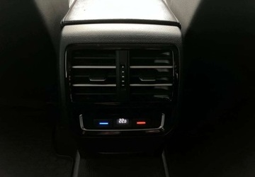 Volkswagen Passat B8 Variant 1.8 TSI BlueMotion Technology 180KM 2015 Volkswagen Passat Variant Volkswagen Passat Variant 1.8 TSI BMT Highline D, zdjęcie 18