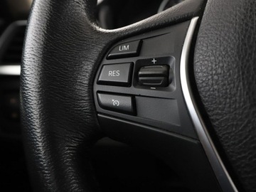 BMW Seria 3 F30-F31-F34 Limuzyna Facelifting 2.0 330e 252KM 2018 BMW 330 PHEV full LED skóra navi czujniki, zdjęcie 30