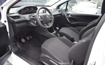 Peugeot 208 I Hatchback 5d Facelifting 1.6 BlueHDi 75KM 2018 Peugeot 208 Peugeot 208 1.6 BlueHDI Tablet, Klima 1.6 Diesel 75KM, zdjęcie 4