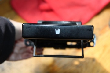 AVENSIS T25 DRŽÁK NA HRNEK NÁPOJ CUPHOLDR EVROPA