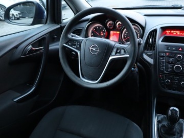 Opel Astra J Sports Tourer Facelifting 1.7 CDTI ECOTEC 110KM 2014 Opel Astra 1.7 CDTI, Salon Polska, Klima, zdjęcie 6