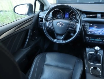 Toyota Avensis III Sedan Facelifting 2015 2.0 D-4D 143KM 2016 Toyota Avensis 2.0 D-4D, Salon Polska, Skóra, zdjęcie 6
