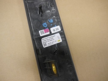 AUDI Q3 83A DEKORACE DESKY KONZOLA LED 83B857186D 12R