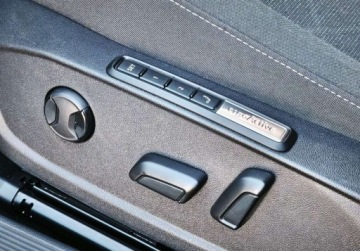 Volkswagen Golf VIII Variant 2.0 TDI 115KM 2024 Volkswagen Golf Variant Variant Life Pakiety, ACC, ergoActive z masazem i, zdjęcie 33