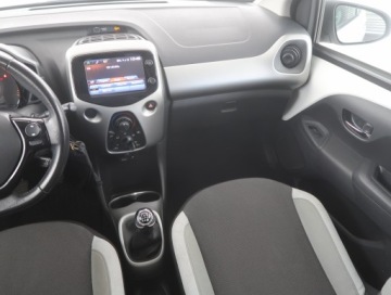 Toyota Aygo II Hatchback 5d 1.0 VVT-i 69KM 2017 Toyota Aygo 1.0 VVT-i, Salon Polska, Serwis ASO, zdjęcie 7